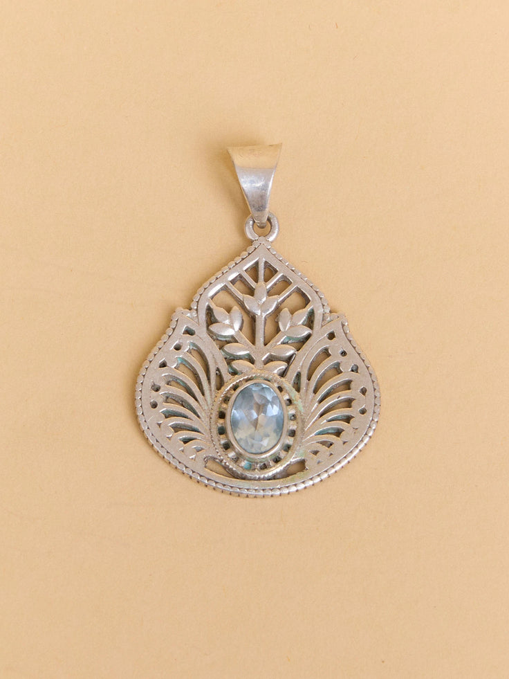 Nahla Pendant