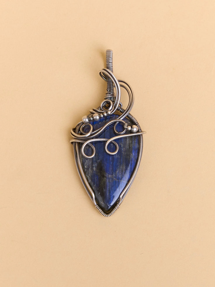 Nyra Pendant