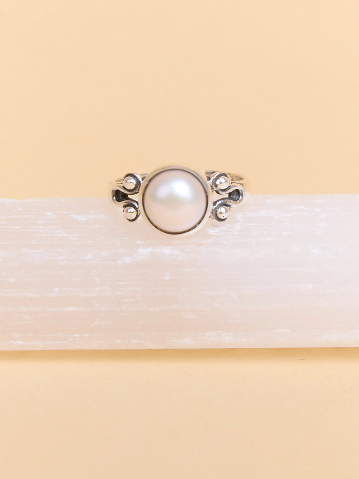 Lola Pearl Ring