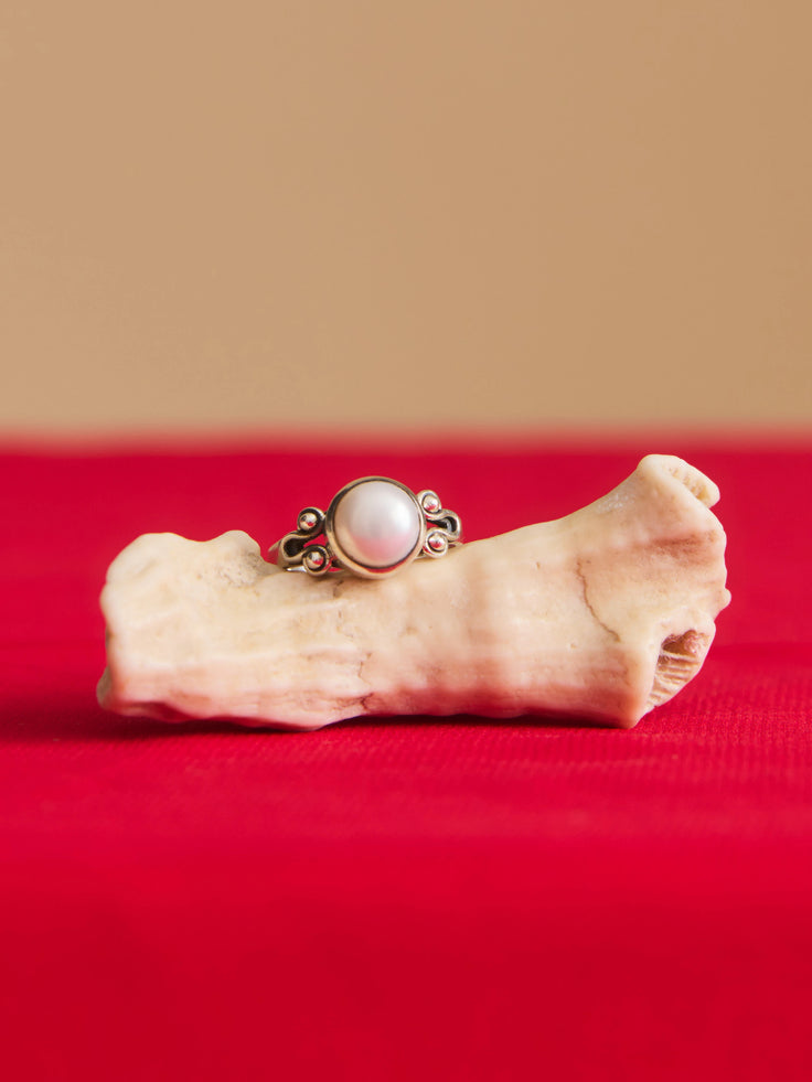 Lola Pearl Ring