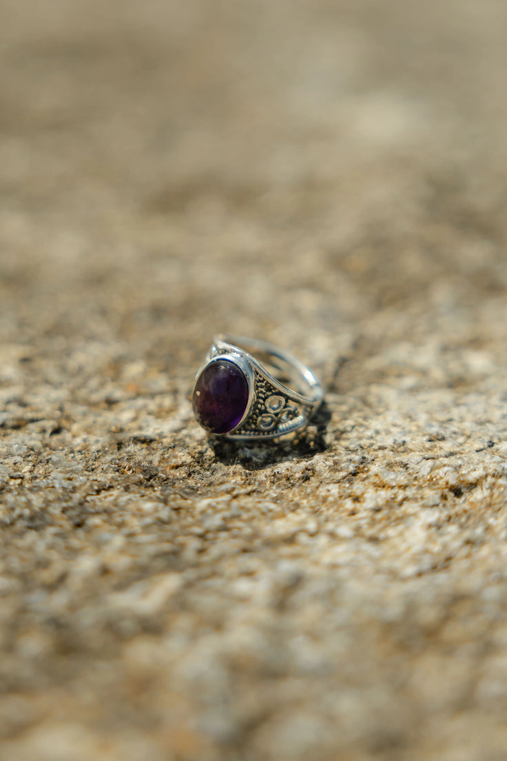Amara Shield Ring