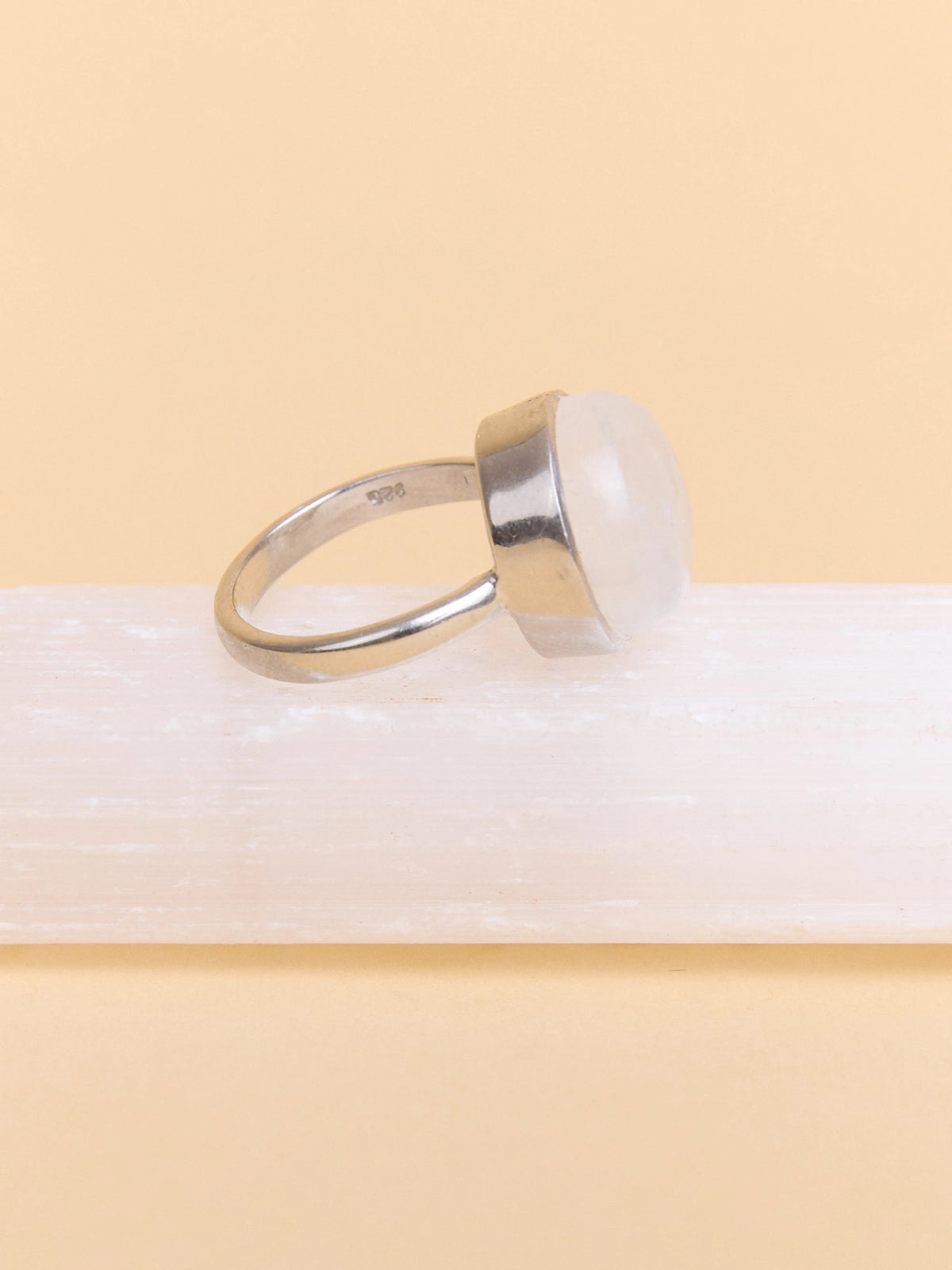 Chandra Oval Ring